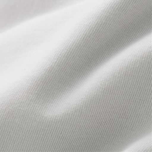 綿95%ストレッチ天竺。毛羽の少ない上品な風合い。特殊な紡績糸にバイオ加工と柔軟加工を施した素材です。
