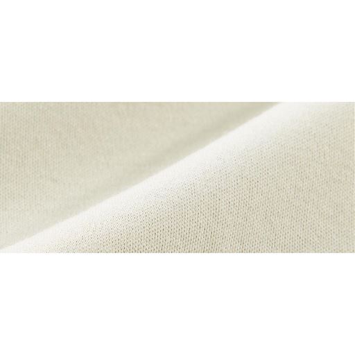 オフホワイト 綿100% シルケット加工 シルクのようななめらかで毛羽立ちをおさえる加工を施した、きれいな表面感が特徴です
