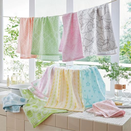 夏らしいデザインの、柄違い10枚組タオルセットです。家族で使い分けや、洗い替えにも便利です。