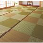 A (ブラウン系) 江戸間6畳(352×261cm)<br>和モダンな空間をつくるシックな市松模様のい草カーペットです。