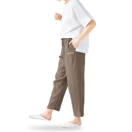 ブラウニッシュグレー 着用例