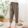 肌ばなれよく蒸れにくい!楊柳ダブルガーゼパンツ<br>ブラウニッシュグレー 着用例<br>(1)ロールアップして裏のストライプ柄を見せてもおしゃれ。