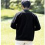 チャコールグレー バックスタイル<br>天竺編み+フリース生地を部位によって切替えています。(背中と袖は表面フリース、裏面天竺編み)