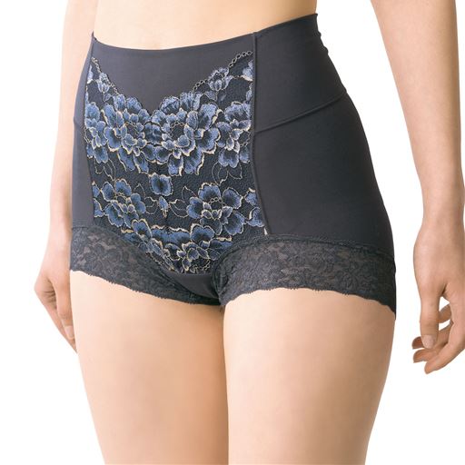 3重構造でお腹すっきりショーツガードル<br>シャドーグレー 着用例