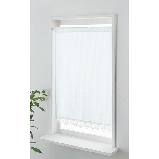 ホワイト(幅58×丈90cm) ※写真の窓枠は幅約60×丈115cmです。<br>小窓にも日焼け対策を!