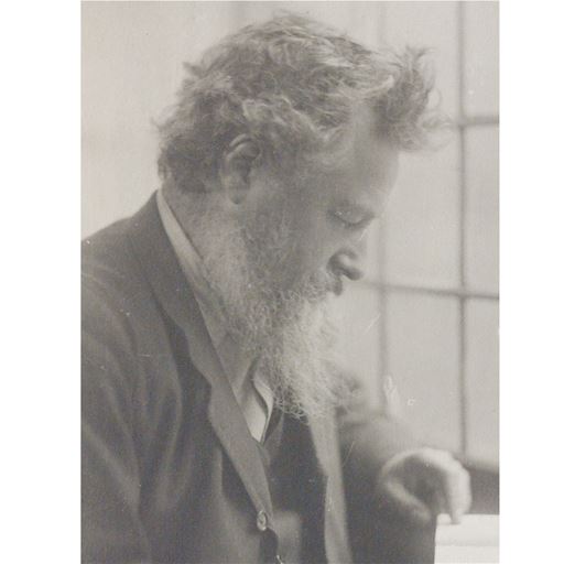 ウィリアム・モリスはモダンデザインの先駆者であり、アーツ&クラフツ運動の創始者。19世紀で最も名高いデザイナーです。