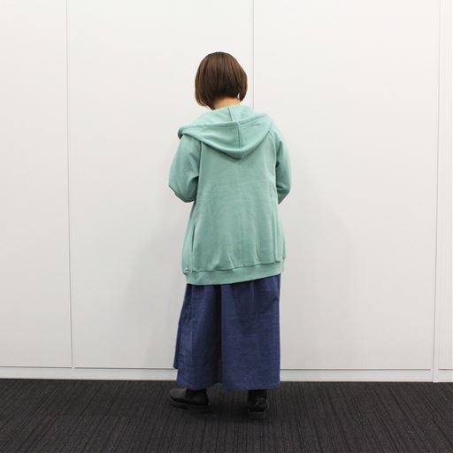 ミント コーディネート例(スタッフ身長152cm、着用Mサイズ)<br>※ワンピースは品番:AO-1735