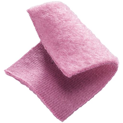 あったか裏起毛の、ふんわりやわらかなカットソー。綿混素材で心地よい肌ざわりに