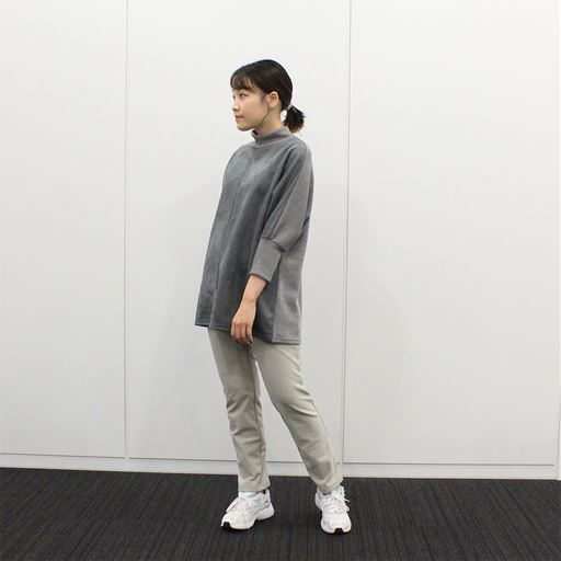グレー コーディネート例(スタッフ身長161cm、着用Mサイズ)<br>※パンツは品番:MP-1594