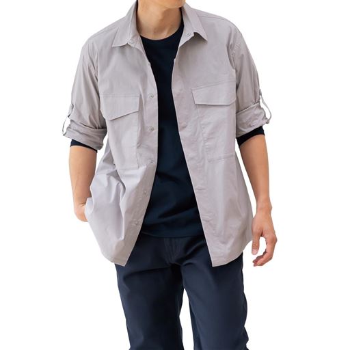 ライトグレー<br>袖はロールアップが可能なタブ付き!