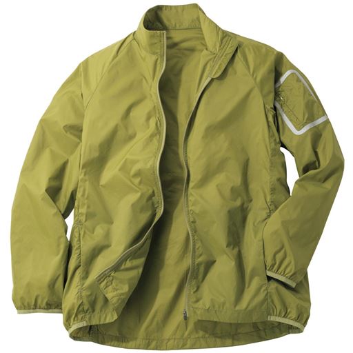 グリーン<br>軽くて持ち運びも便利な夏のアウターが新登場!