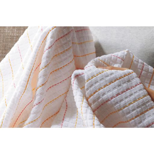 ピンク<br>やわらかく織り上げたなつめ織りのタオル地は肌離れもよく、汗ばむ季節におすすめ。