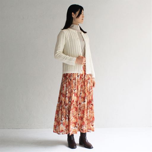 ピンク系コーディネート例(スタッフ身長166cm、着用サイズMサイズ)※カットソー:NB-6983<br>カーディガン:MS-3664