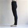 スタッフ身長166cm、64-91(股下72cm)、ブラック系着用