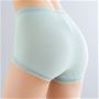 グレイッシュブルー<br>脇に縫い目がなく、後ろ中心に縫い目があります。
