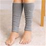 伸縮性のよいリブ編み仕立てで、ピタッとフィット。<br>ペールグレー 着用例