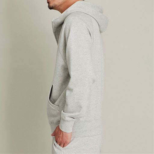 ライトグレー モデル身長:184cm 着用:Lサイズ