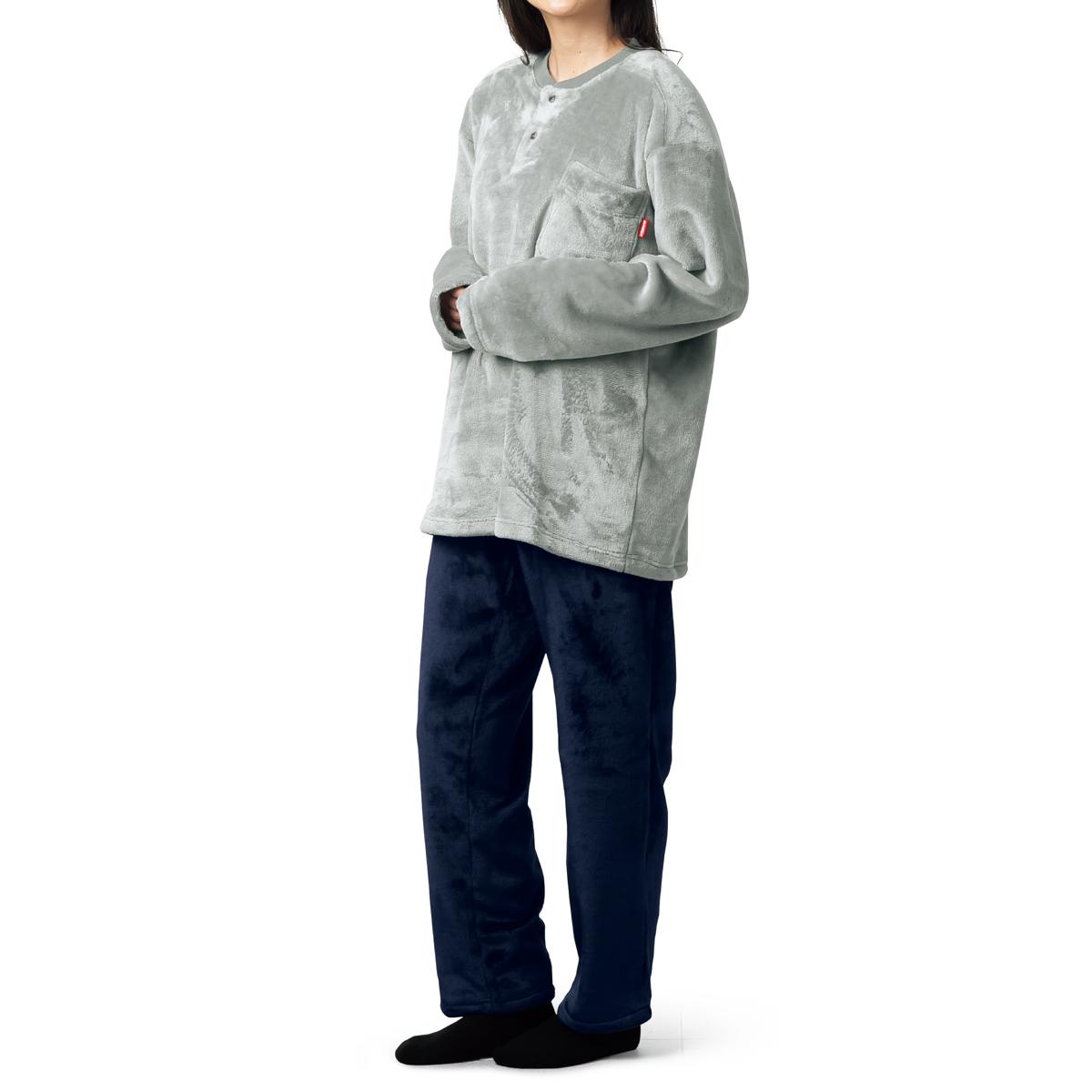 ユニクロ　フリースルームウェア　パジャマ　160cm 女の子