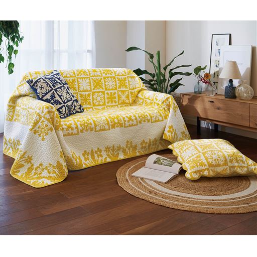 (左から) ブルー系(横45×縦45cm)・イエロー系(横55×縦59cm)<br>※商品はクッションカバーです。マルチカバーはCT-637を使用しています。