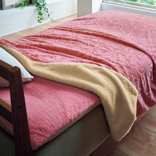 ピンク(リーフ柄) ※商品は布団を包む毛布です。<br>布団を外せば1枚の毛布としても使えます。