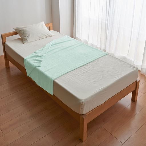 ミスティブルー(ハーフ)<br>お子さま用やひざ掛けにぴったりのハーフサイズもご用意しました。