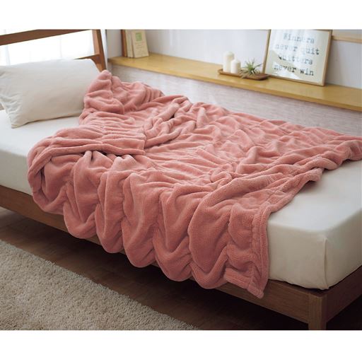 ピンク<br>寝返りしてもズレずにそっと身体に寄り添う、くしゅくしゅ毛布です。