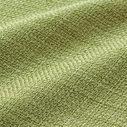 グリーン<br>光沢感ある太めの糸で織り上げたざっくりとした風合い。