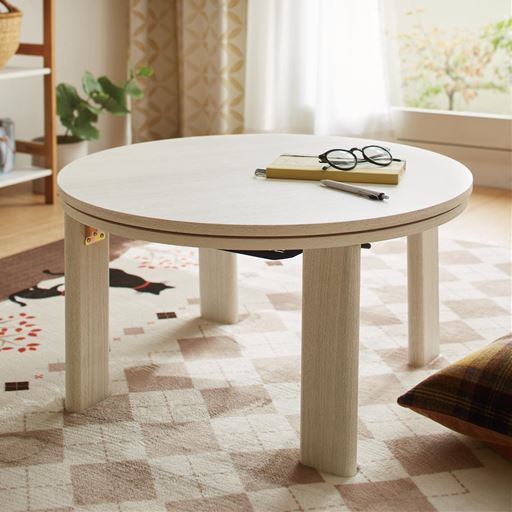 D(直径68cm) 狭いお部屋でもこたつでぬくぬく 折れ脚式のコンパクトなこたつだから、一人暮らしの方や子供部屋にもおすすめ。収納も持ち運びも簡単です。