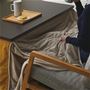 ソファでもお腹まわりまであったか。4面のうち1面にアクセントカラーのグレーを配色。