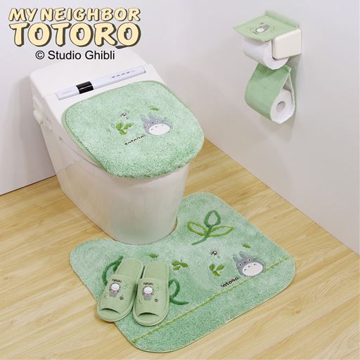 「トトロ」シリーズは落ち着いたグリーンカラー※トイレマットはMサイズを使用。