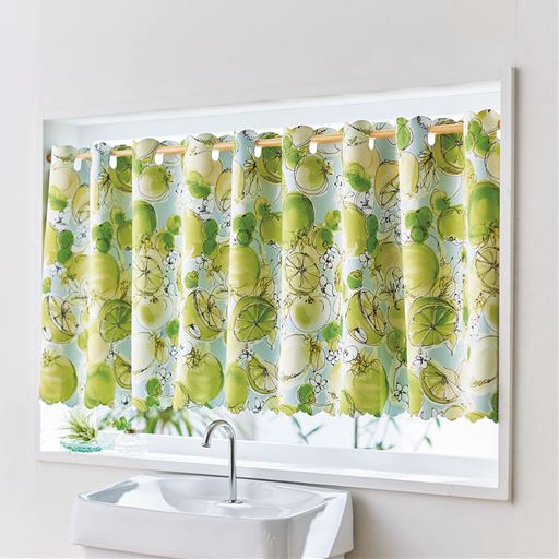 グリーン系 A (幅145×丈45cm) ※グリーン系のAサイズは完売しました。<br>2級遮光でほどよく日差しを遮り、プライバシーも守ります。