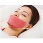 鼻を覆わず呼吸がしやすい、肌触りがやさしいシルク100%(本体)の口元マスク。