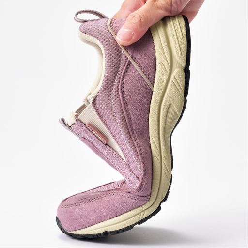 屈曲性がよく、しなやかに歩けます。