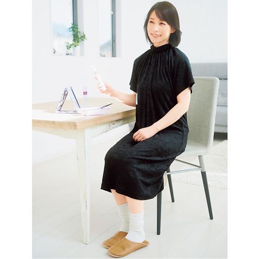 下から脱げるハイネック毛染めワンピース