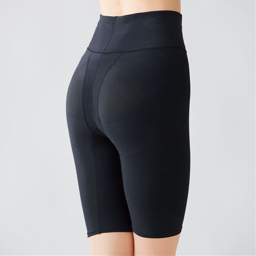 ブラック バックスタイル<br>骨盤底筋まわりサポートレギンス(5分丈) ブラック 着用例(股下約20cm)