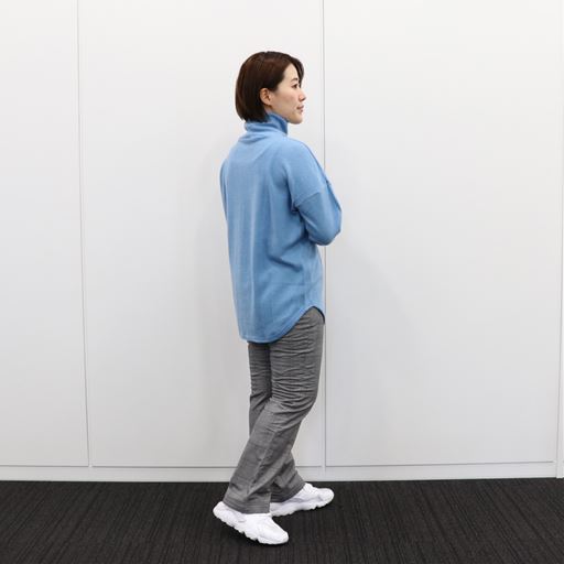 ブルー コーディネート例(スタッフ身長152cm、着用Mサイズ)