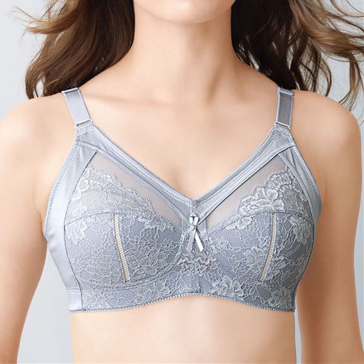 ノンワイヤーでも囲ってすっきりコンパクト<br>パールグレー 着用例
