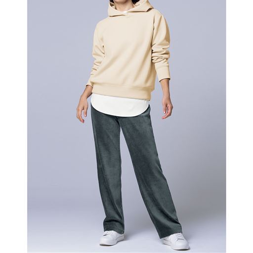 ライトベージュ コーディネート例