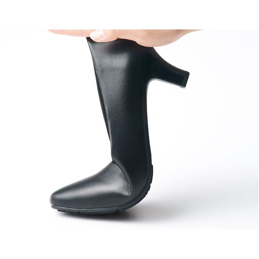 合成ラバーの靴底は屈曲性に優れ、快適な歩行をサポート。<br>※イメージ(画像はHK-2624になります)