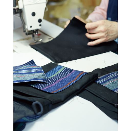 日本の職人がひとつひとつ丁寧に縫製しています。