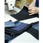 日本の職人がひとつひとつ丁寧に縫製しています。