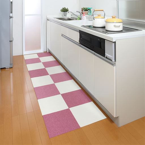 使用例:キッチンでキッチンマットとして<br>色の組み合わせを変えると雰囲気が変わります!