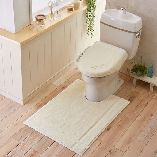 ホワイト系 LLマット(横70×縦95cm)<br>※商品はトイレマットです。フタカバーはCG-177を使用しています。