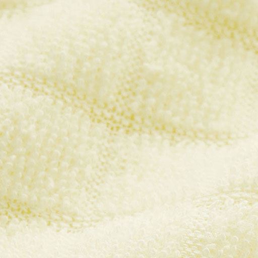 ポコポコとした凹凸感がある綿100%パイル素材です。