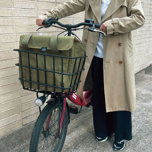 自転車の荷物カゴに