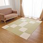 使用例:リビングでセンターラグとして<br>※ライトグリーンは現在販売していません。