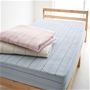 (上から) ピンク・ベージュ・ブルー<br>独特のシャリ感が涼しげな、綿100%しじら素材のパッド一体型ベッドシーツです。