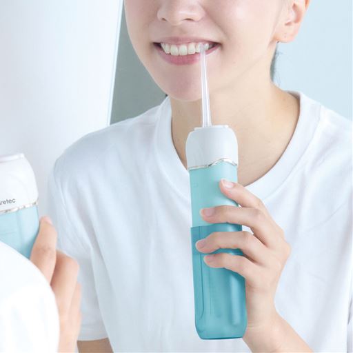 こんな口腔洗浄器欲しかった!<br>女性でも使いやすいコンパクト設計。