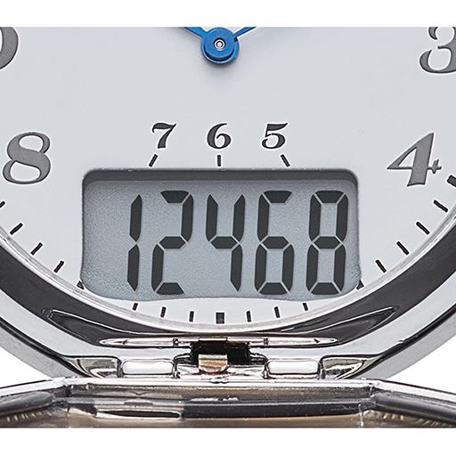 アナログの時計文字盤に見やすく大きなデジタルの歩数表示。