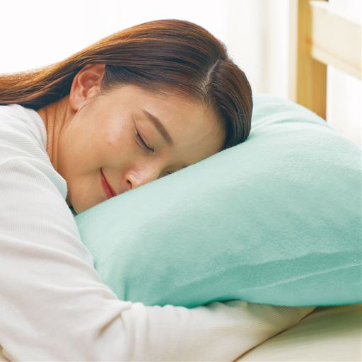 グリーン<br>キャップ型で着脱が簡単な枕カバーです。